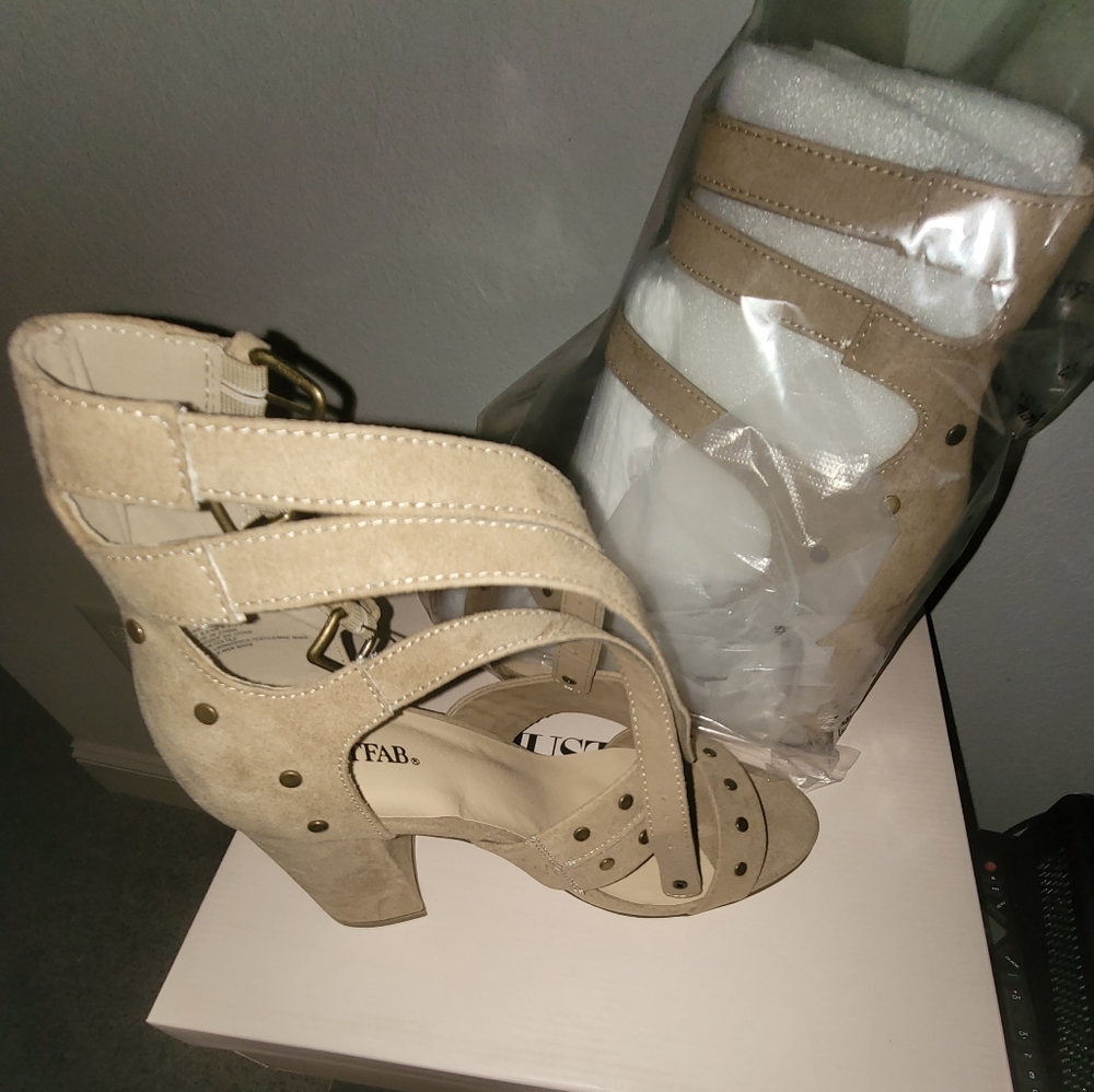 Shoes - Picture 3 of 3